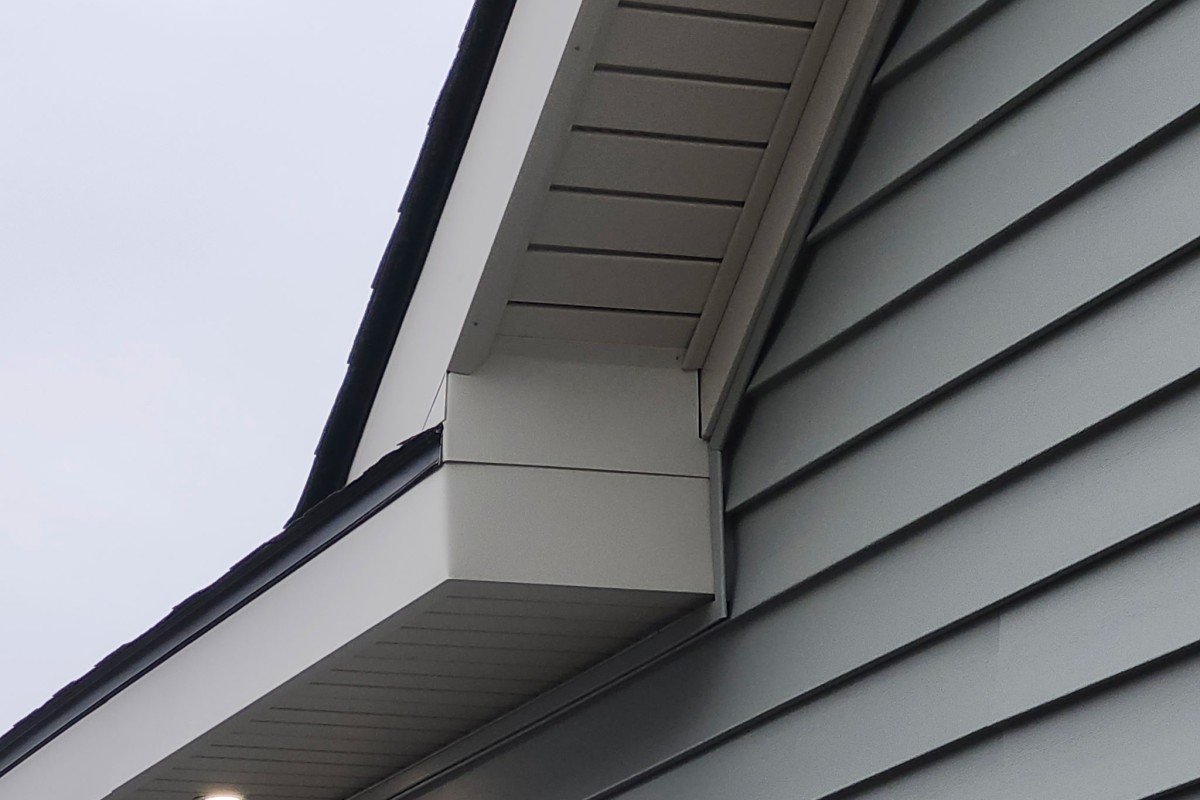Whitre Fascial and Soffit installed on residential home by Michigan Exterior Pros.